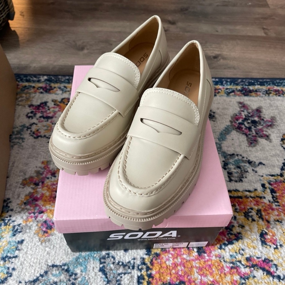 Soda women’s loafers
